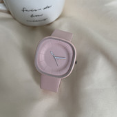 Uus ruudukujuline naiste käekell