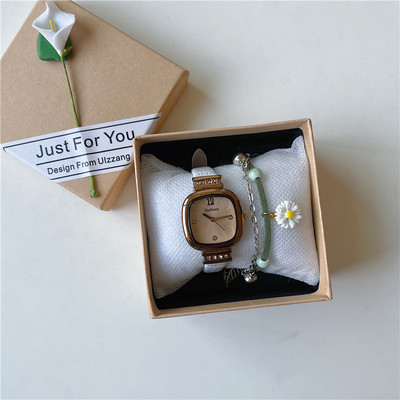 Γυναικείο ρολόι με τετράγωνο σχήμα και πέτρες