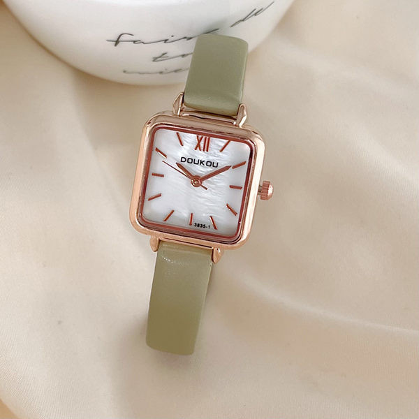 Ruudukujuline vabaaja naiste käekell – mitmes värvitoonis