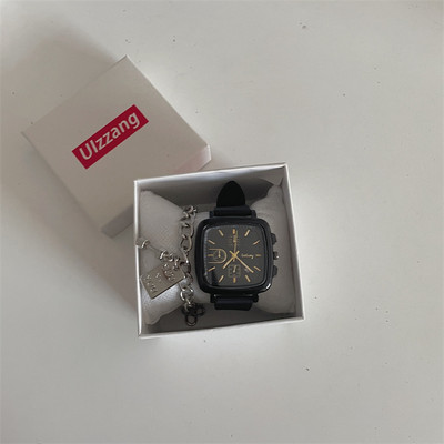 Ceas pătrat de damă cu curea din silicon