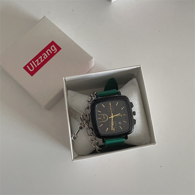 Ceas pătrat de damă cu curea din silicon