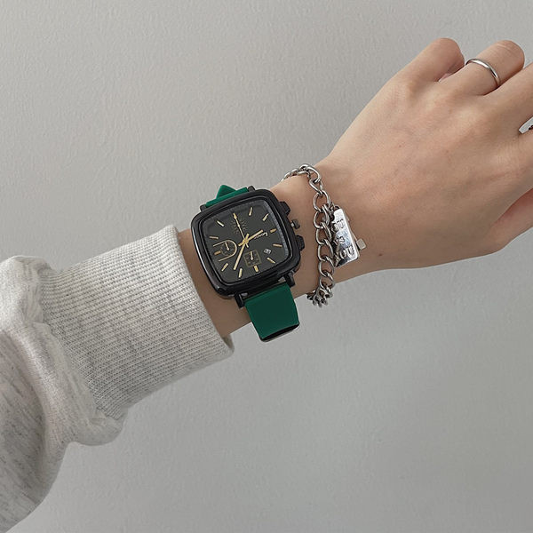 Ceas pătrat de damă cu curea din silicon