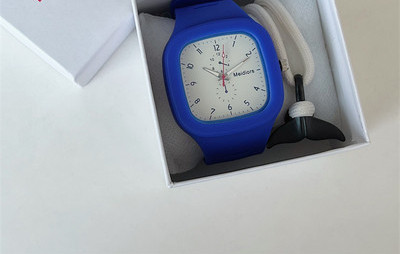 Naiste kandiline käekell erinevates värvides