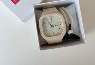 Naiste kandiline käekell erinevates värvides