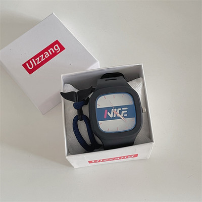 Σπορ γυναικείο ρολόι με λουράκι σιλικόνης