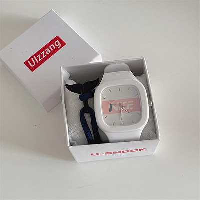 Σπορ γυναικείο ρολόι με λουράκι σιλικόνης