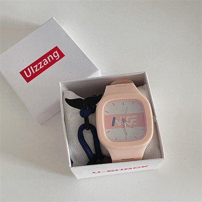 Σπορ γυναικείο ρολόι με λουράκι σιλικόνης