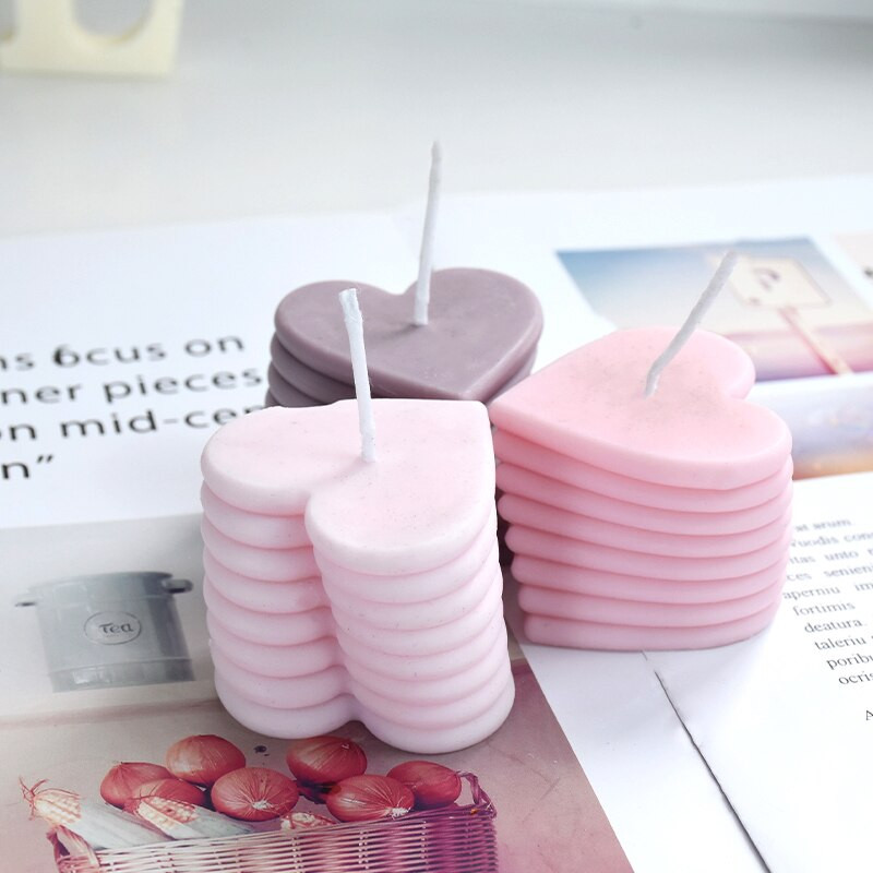 Virnastatud armastusküünla vorm Virnastatud südamekujuline aromaatne küünla kipsi vaigu seebikoogi dekoratiivvormid krohvi jaoks