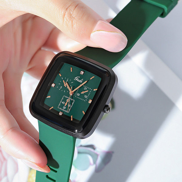 Ženski casual sat četvrtastog oblika