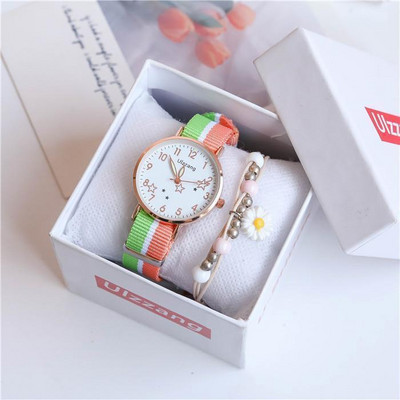 Υφασμάτινο γυναικείο ρολόι σε ανοιχτά χρώματα