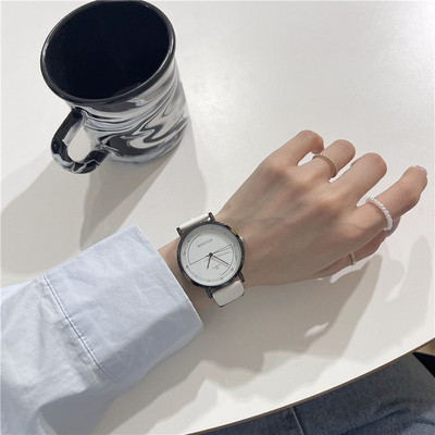 Κομψό γυναικείο ρολόι με δερμάτινο λουράκι, νέο μοντέλο