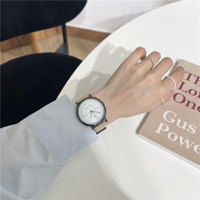 Κομψό γυναικείο ρολόι με δερμάτινο λουράκι, νέο μοντέλο