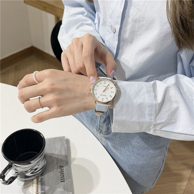 Κομψό γυναικείο ρολόι με δερμάτινο λουράκι, νέο μοντέλο