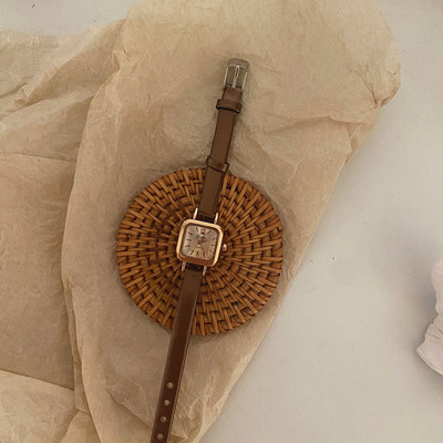 Κομψό ρολόι με λεπτό λουράκι