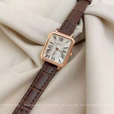 Κομψό ρολόι με λεπτό λουράκι