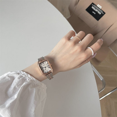 Κομψό ρολόι με λεπτό λουράκι