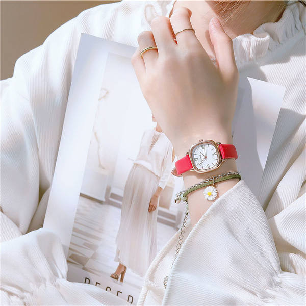 Puhas nahast ümara kujuga käekell