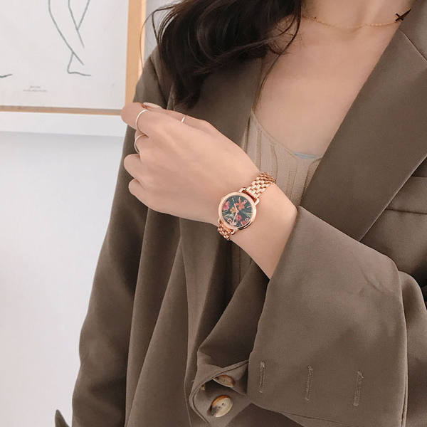 Moodne metallist ketiga naiste käekell