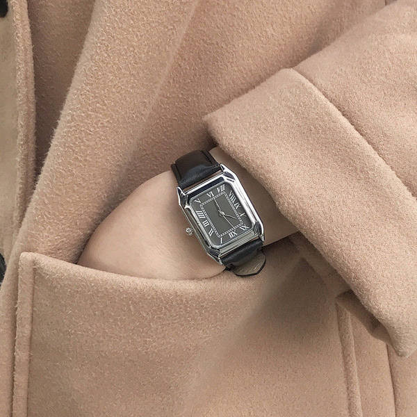 Moodne nahast rihmaga kandiline käekell uus mudel