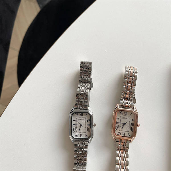 Ρολόι από ατσάλι σε χρυσό και ασημί χρώμα