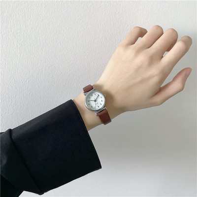 Μοντέρνο γυναικείο ρολόι με δερμάτινο λουράκι σε πολλά χρώματα