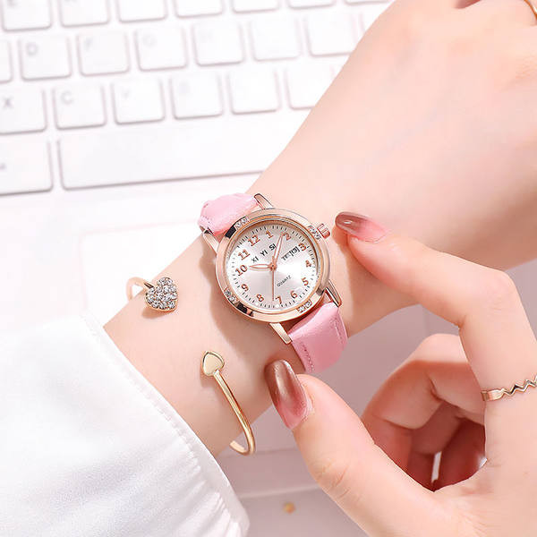 Ceas modern cu curea din piele