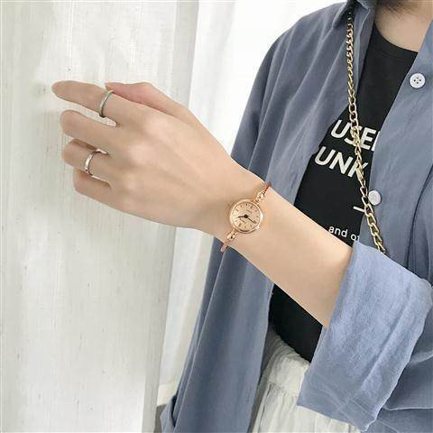 Terasest ümara kujuga naiste käekell