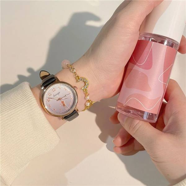 Ceas modern - cu curea din piele