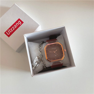 Γυναικείο τετράγωνο ρολόι με λουράκι σιλικόνης