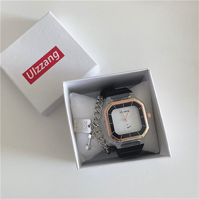 Γυναικείο τετράγωνο ρολόι με λουράκι σιλικόνης