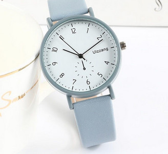 Un ceas curat de dama, cu forma rotunda