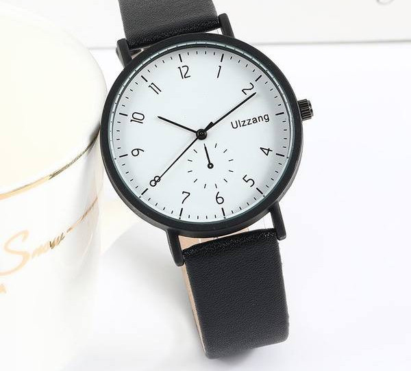 Un ceas curat de dama, cu forma rotunda