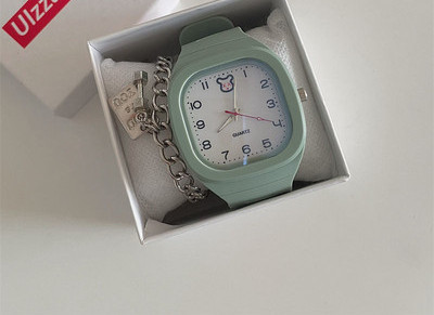 Kummipaelaga naiste käekell