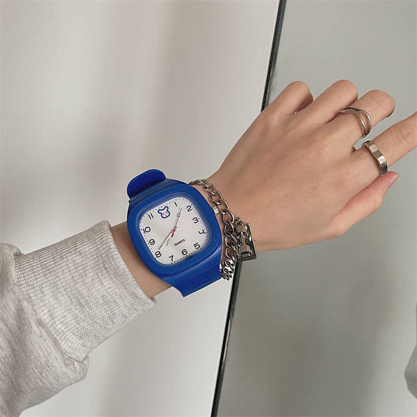 Kummipaelaga naiste käekell