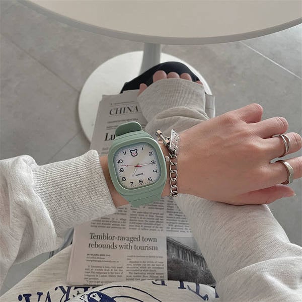 Kummipaelaga naiste käekell