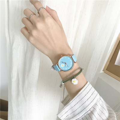 Dekoratiivse lillega naiste veekindel käekell