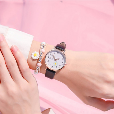 Dekoratiivse lillega naiste veekindel käekell