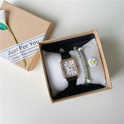 Vintage sat s kožnim remenom i rimskim brojevima