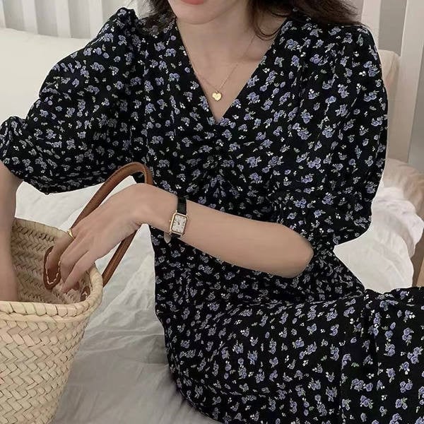 Vintage sat s kožnim remenom i rimskim brojevima