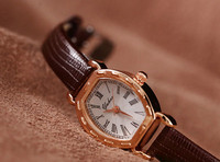 Ceas de dama modern cu curea din piele - model retro