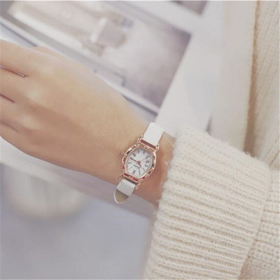 Ceas de dama modern cu curea din piele - model retro