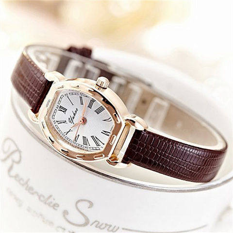 Ceas de dama modern cu curea din piele - model retro