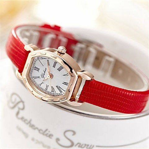 Ceas de dama modern cu curea din piele - model retro