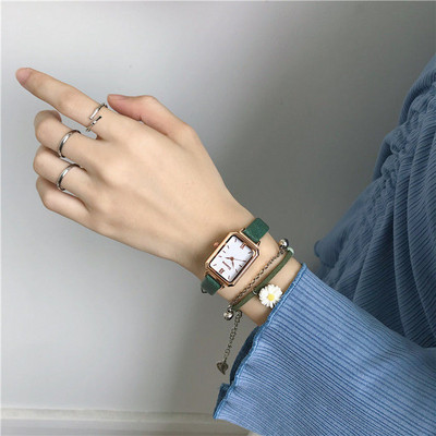 Ženski sat sa kožnim remenom - više boja