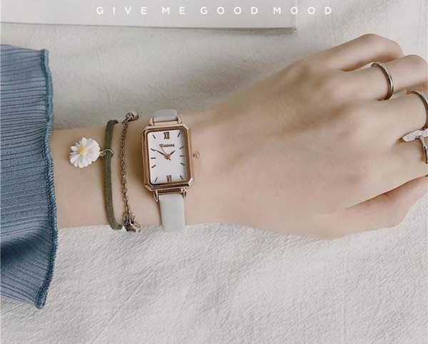 Ženski sat sa kožnim remenom - više boja