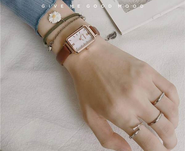 Ženski sat sa kožnim remenom - više boja