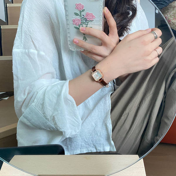 Ženski ležerni sat s tankim remenom