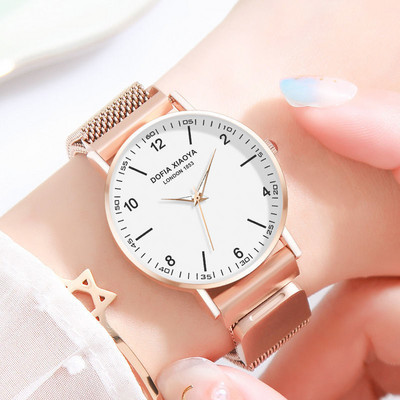 Un ceas elegant din oțel cu formă rotundă