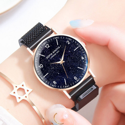 Un ceas elegant din oțel cu formă rotundă