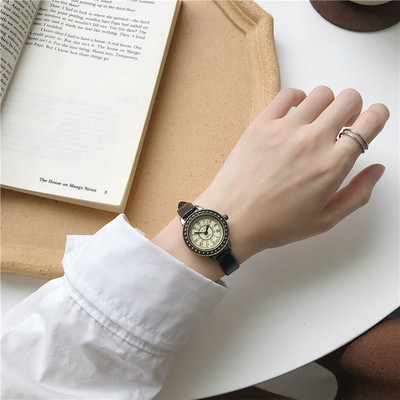 Ceas rotund model nou pentru femei